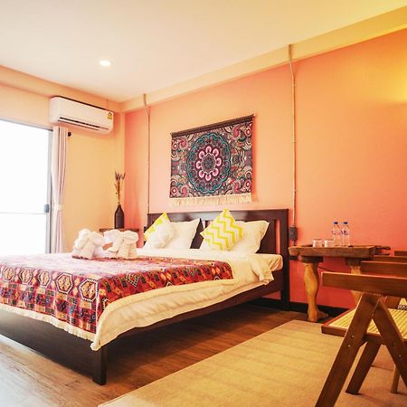 Elegant Lanna Guesthouse Chiang Mai Bagian luar foto