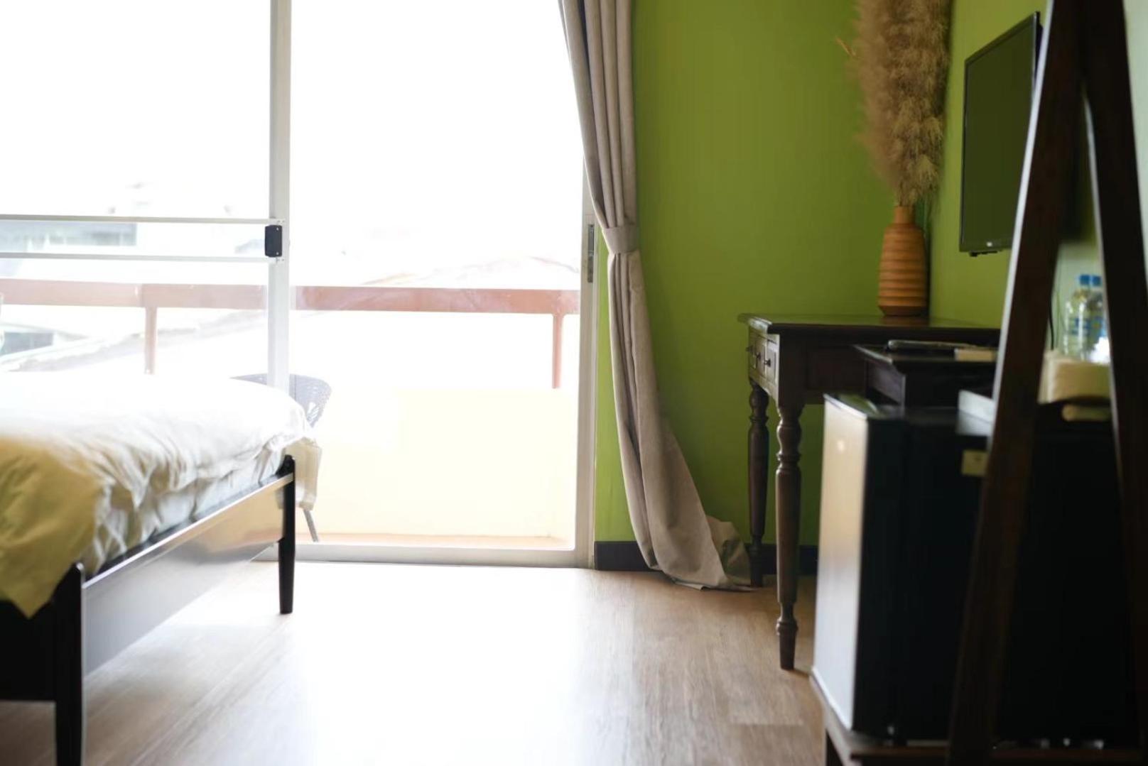 Elegant Lanna Guesthouse Chiang Mai Bagian luar foto