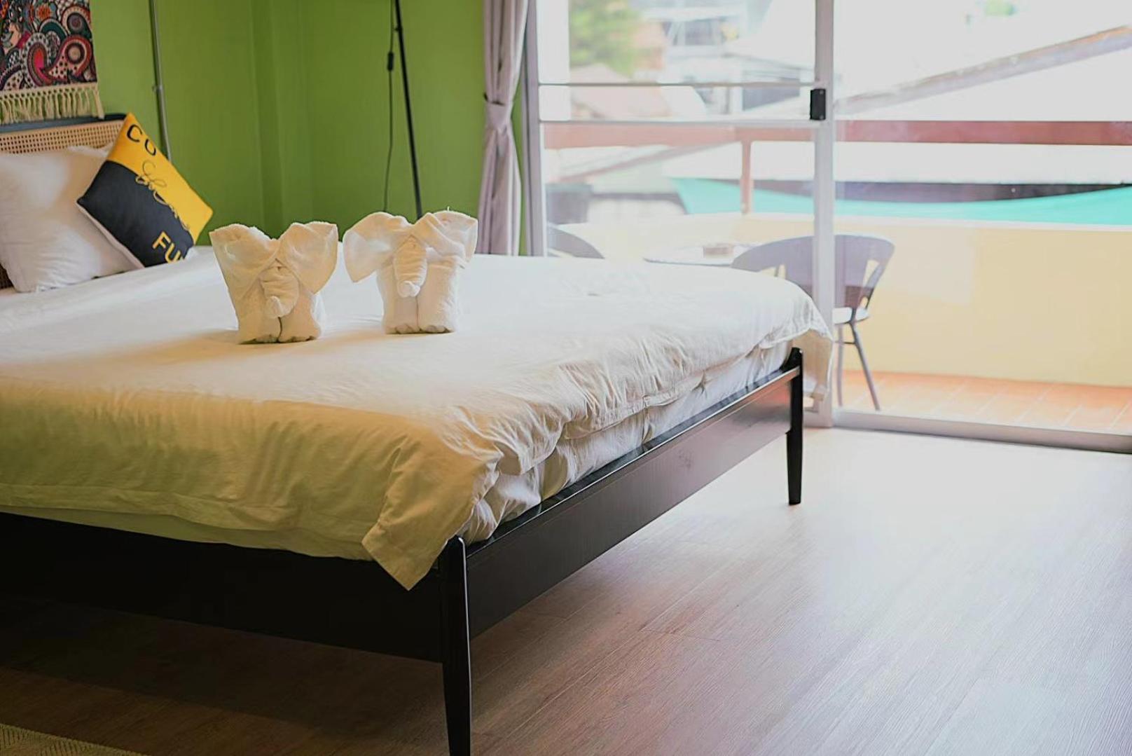Elegant Lanna Guesthouse Chiang Mai Bagian luar foto