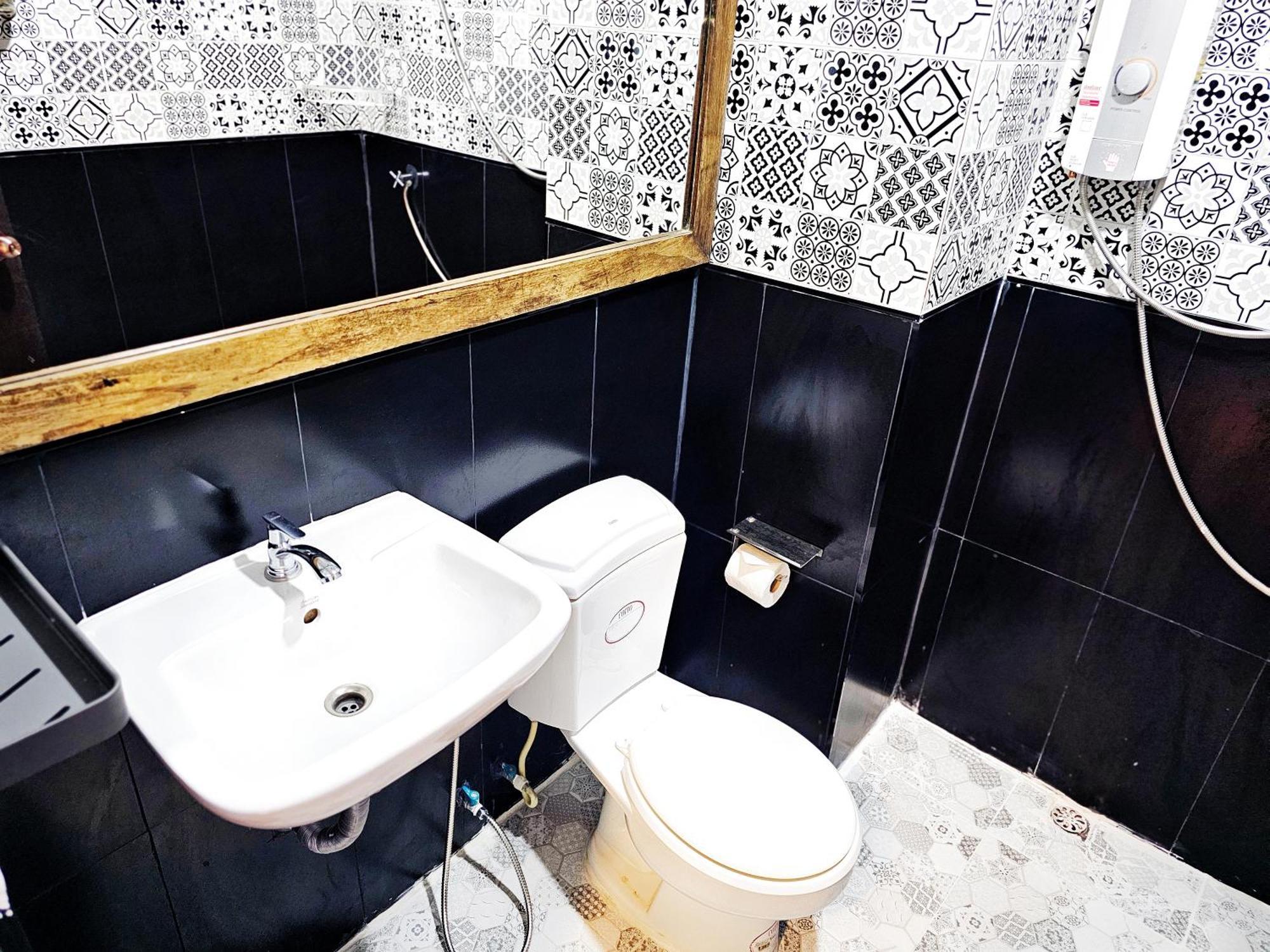 Elegant Lanna Guesthouse Chiang Mai Bagian luar foto